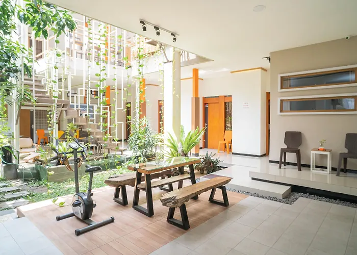 RedDoorz Syariah near Transmart MX Malang Hotel